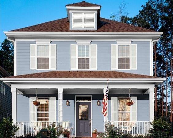 How to Select the Right House Colors that Enhance a Brown Roof