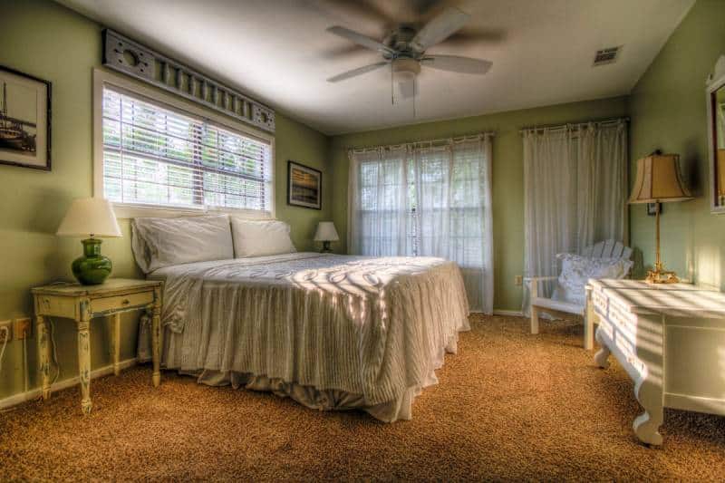 Benefits of Installing a Smoke Detector in a Bedroom with Ceiling Fan