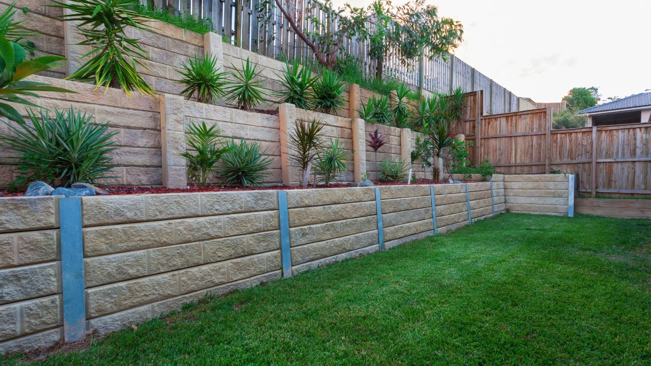 Exploring the Benefits of Cutting Retaining Wall Capstones