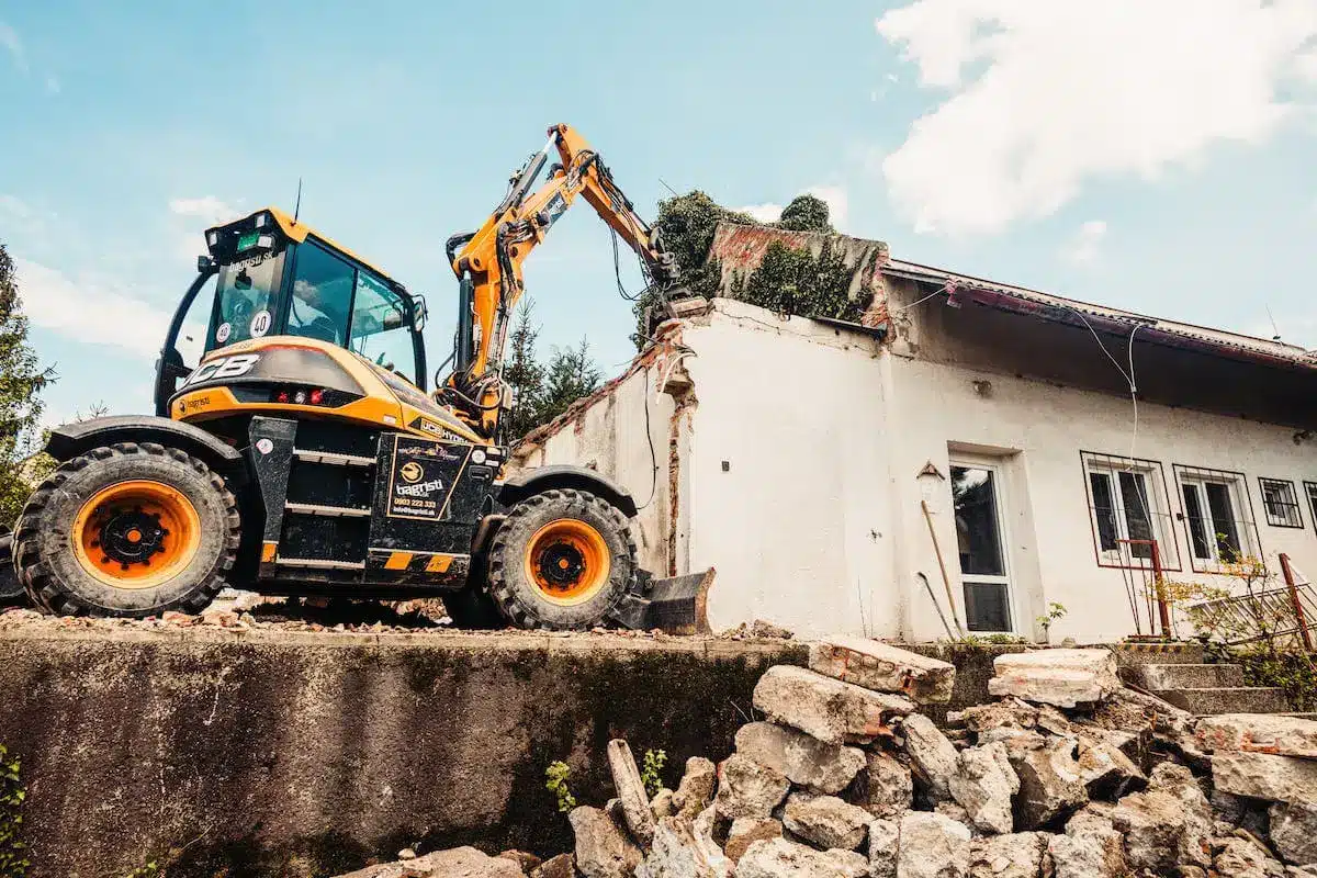 House Demolition Vs. Refurbishing Which Drives Better Home Selling Results?
