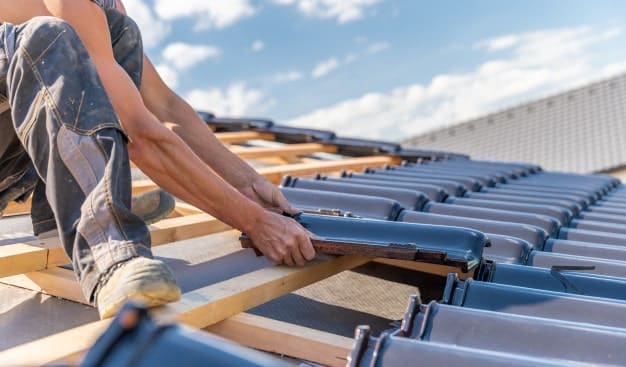 Your Guide to Choosing the Right Roofing Company